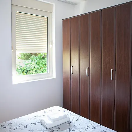 Apartament Lora Cetinjska18 *
