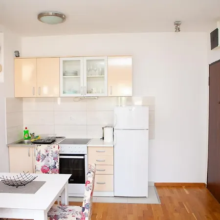 Lora Cetinjska18 Apartament *